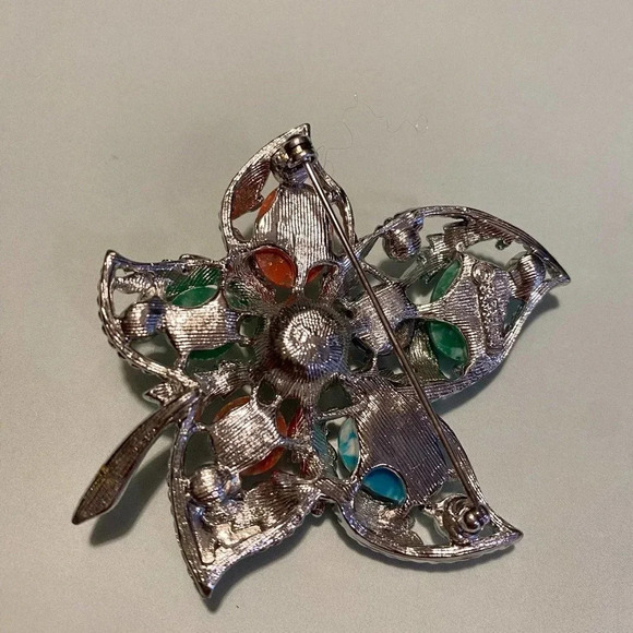 Fantasy Pearl Leafs Brooch Sarah Coventry - Picture 2 of 4